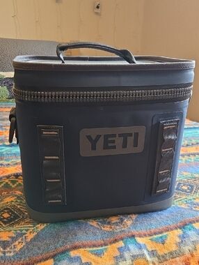 Yeti Hopper Flip 8